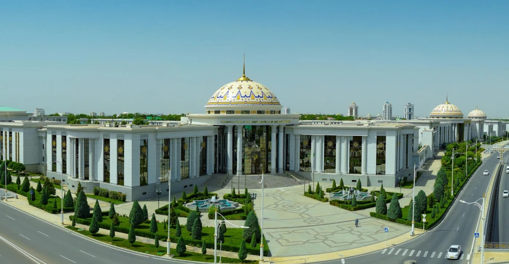 НАЦИОНАЛЬНОЙ ШКОЛЕ ТУРКМЕНСКОЙ ДИПЛОМАТИИ – 17 ЛЕТ surady